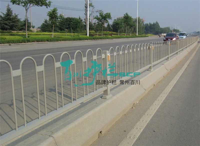 img of 山東臨沂蒼山京式道路護欄工程