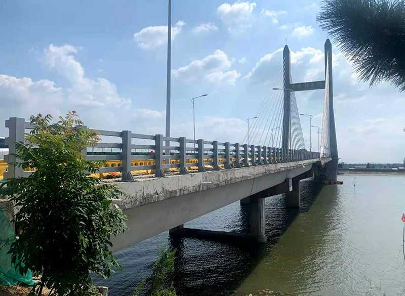 2431656567454389.jpg 南京.橋梁護(hù)欄.整體熱鍍鋅護(hù)欄 (3).jpg