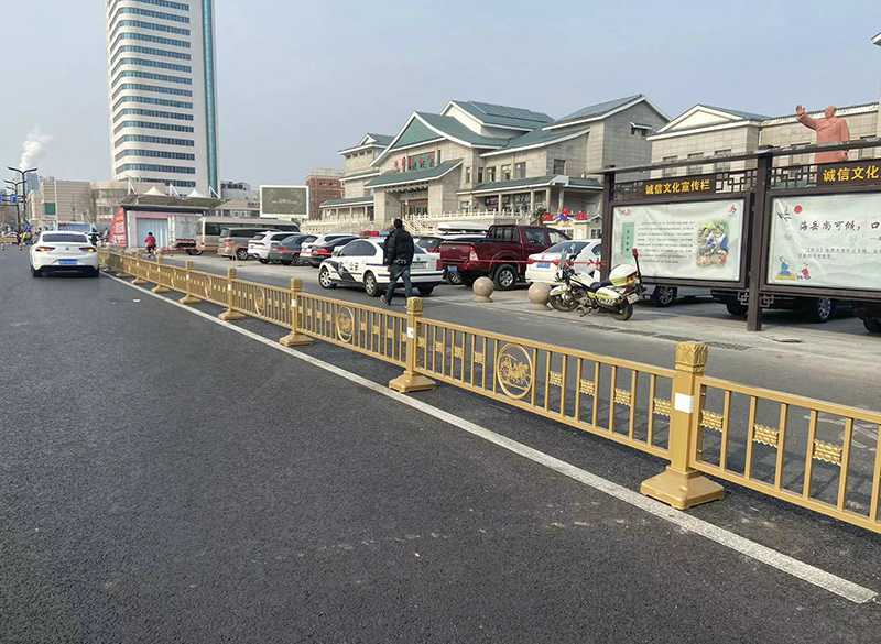 濟寧.黃金護欄.文化護欄.機非護欄.jpg