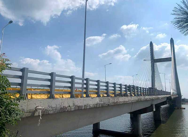 3351656567454934.jpg 南京.橋梁護(hù)欄.整體熱鍍鋅護(hù)欄 (5).jpg